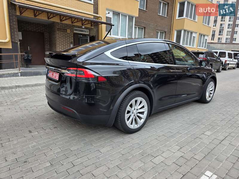 Внедорожник / Кроссовер Tesla Model X 2017 в Ровно
