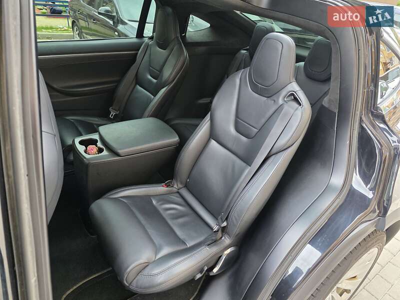 Внедорожник / Кроссовер Tesla Model X 2017 в Ровно