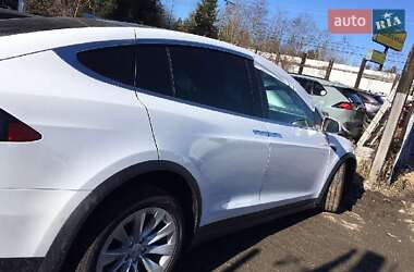 Позашляховик / Кросовер Tesla Model X 2021 в 