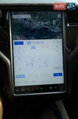 Позашляховик / Кросовер Tesla Model X 2019 в 