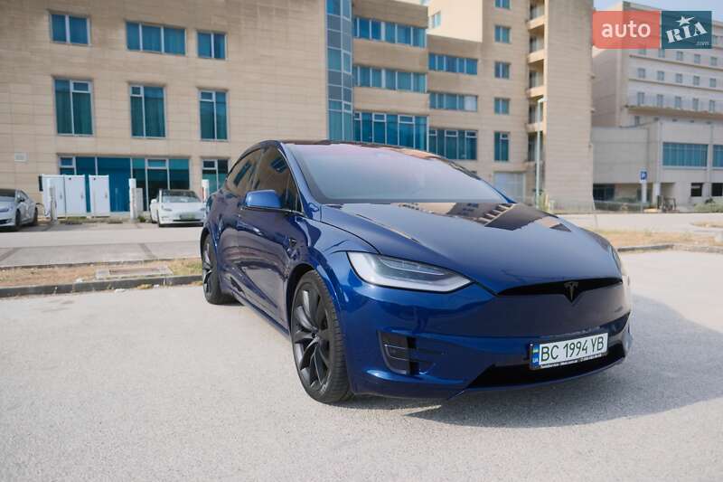 Tesla Model X 2019