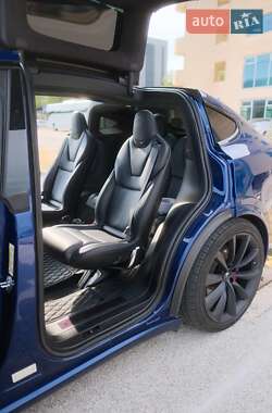 Позашляховик / Кросовер Tesla Model X 2019 в 