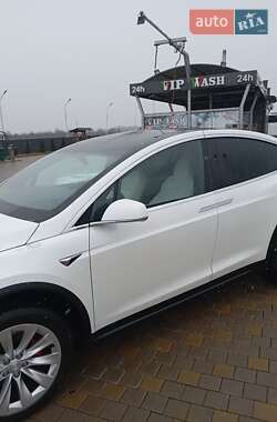 Позашляховик / Кросовер Tesla Model X 2017 в 