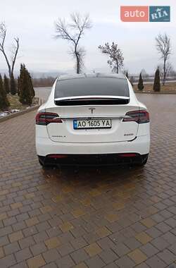 Позашляховик / Кросовер Tesla Model X 2017 в 
