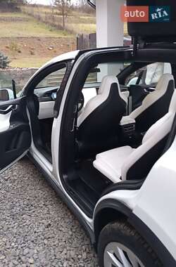 Позашляховик / Кросовер Tesla Model X 2017 в 