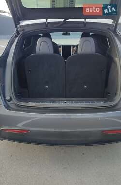 Позашляховик / Кросовер Tesla Model X 2017 в 