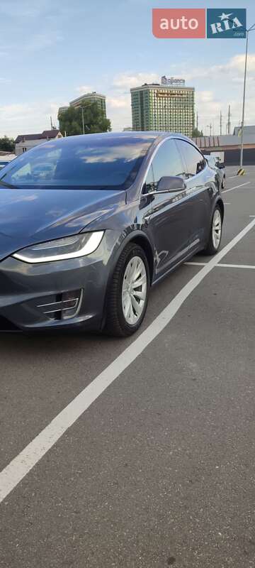 Внедорожник / Кроссовер Tesla Model X 2017 в Киеве