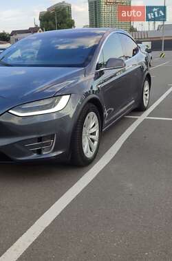 Позашляховик / Кросовер Tesla Model X 2017 в 