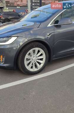 Позашляховик / Кросовер Tesla Model X 2017 в 