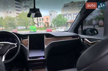 Позашляховик / Кросовер Tesla Model X 2017 в 