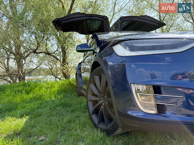 Внедорожник / Кроссовер Tesla Model X 2016 в Киеве