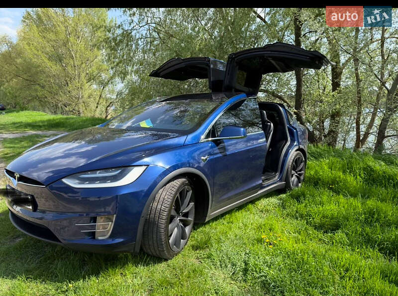 Внедорожник / Кроссовер Tesla Model X 2016 в Киеве