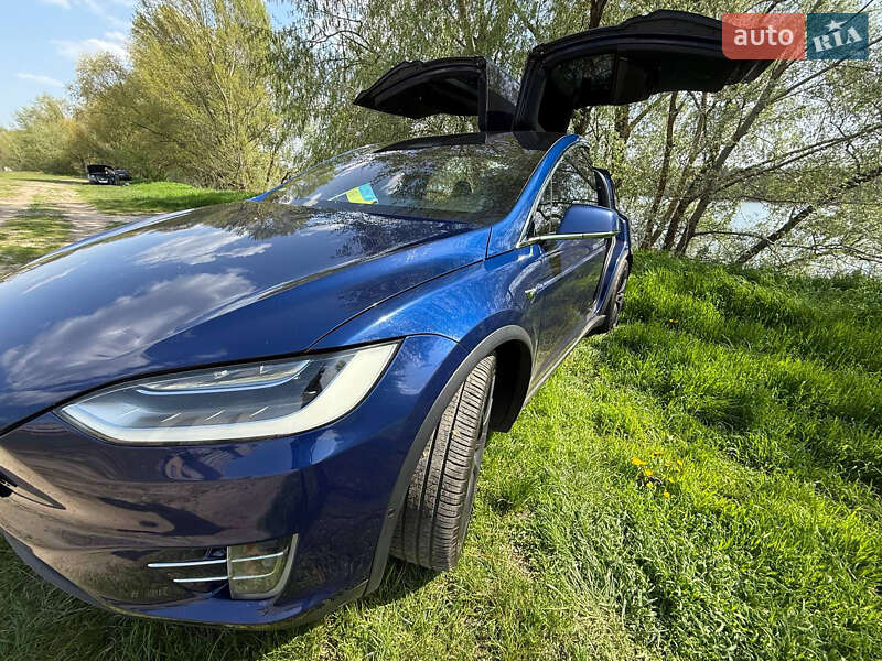 Внедорожник / Кроссовер Tesla Model X 2016 в Киеве