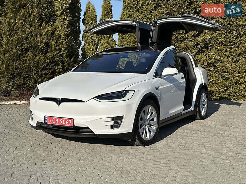Позашляховик / Кросовер Tesla Model X 2018 в Львові
