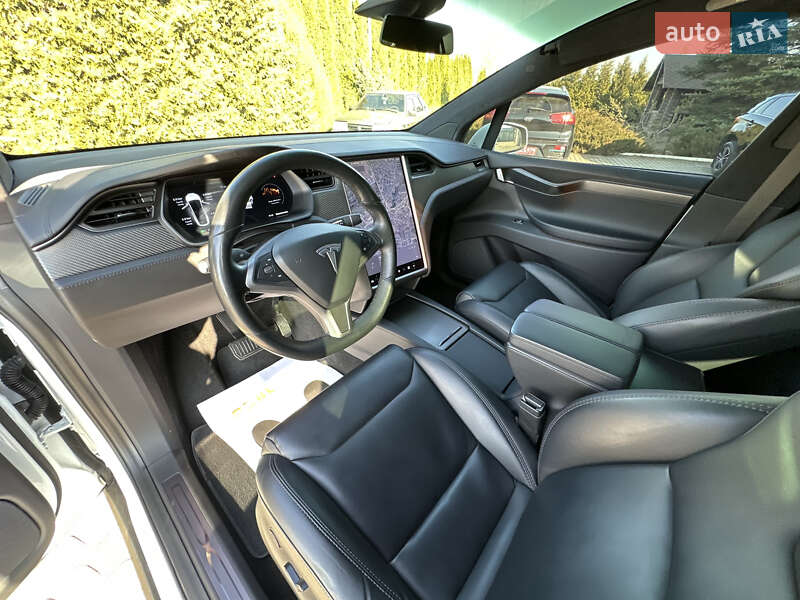 Позашляховик / Кросовер Tesla Model X 2018 в Львові