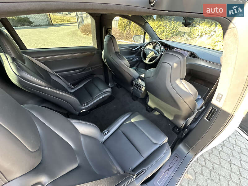 Позашляховик / Кросовер Tesla Model X 2018 в Львові