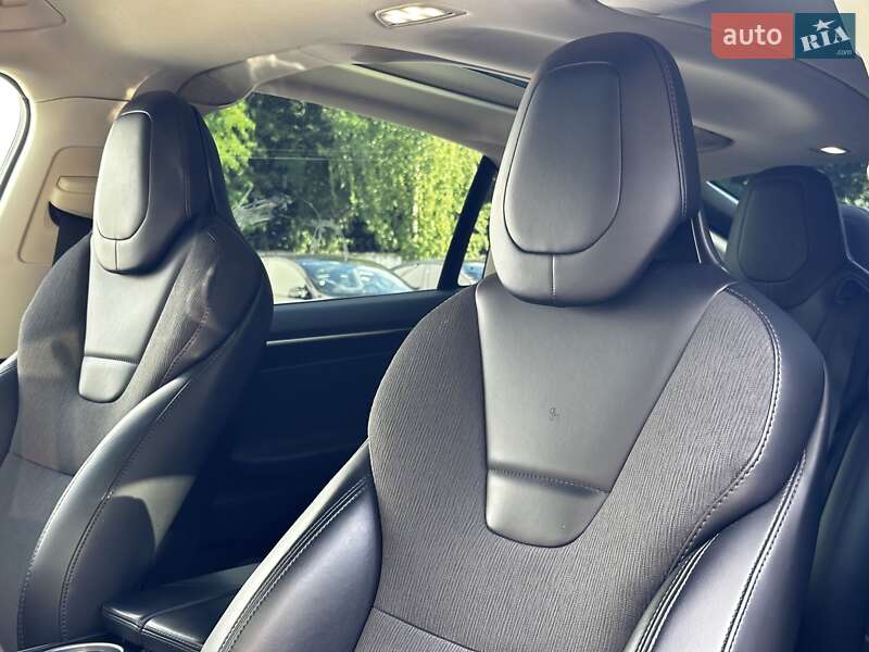 Внедорожник / Кроссовер Tesla Model X 2017 в Киеве
