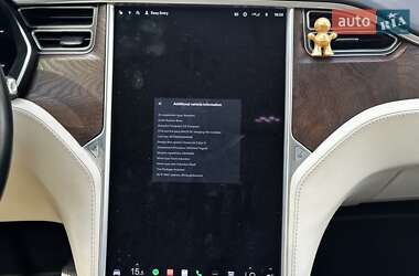 Позашляховик / Кросовер Tesla Model X 2017 в 