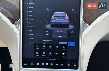 Позашляховик / Кросовер Tesla Model X 2017 в 