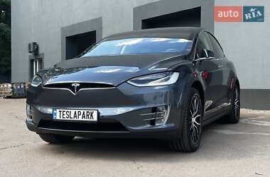 Позашляховик / Кросовер Tesla Model X 2017 в 