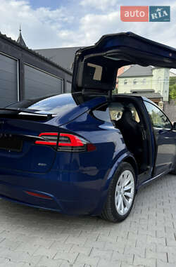 Позашляховик / Кросовер Tesla Model X 2017 в 