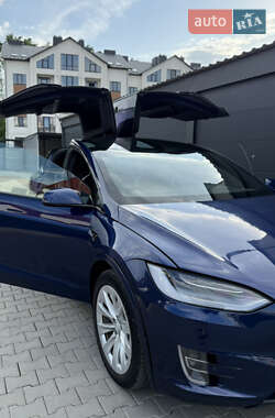 Позашляховик / Кросовер Tesla Model X 2017 в 