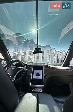 Позашляховик / Кросовер Tesla Model X 2017 в 