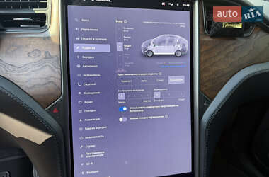 Позашляховик / Кросовер Tesla Model X 2019 в 