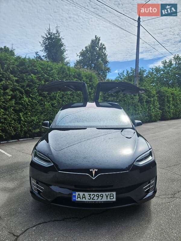 Внедорожник / Кроссовер Tesla Model X 2018 в Киеве