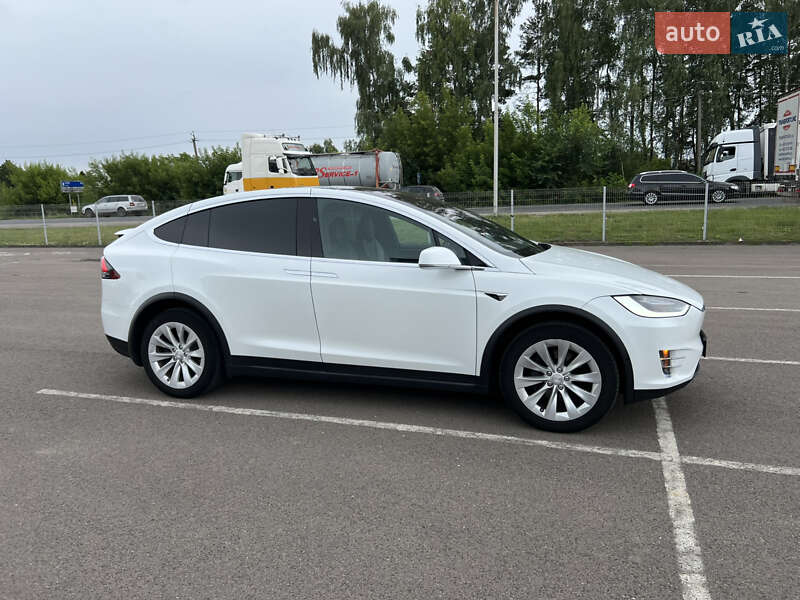 Позашляховик / Кросовер Tesla Model X 2019 в Ковелі