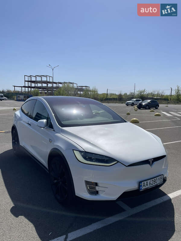 Внедорожник / Кроссовер Tesla Model X 2017 в Киеве