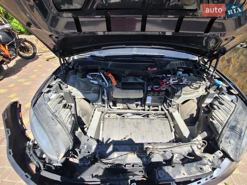 Позашляховик / Кросовер Tesla Model X 2017 в Львові