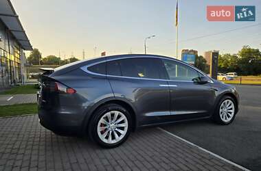 Позашляховик / Кросовер Tesla Model X 2018 в 