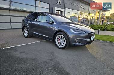 Позашляховик / Кросовер Tesla Model X 2018 в 