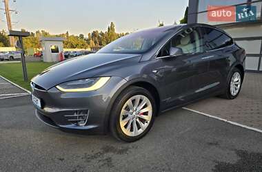 Позашляховик / Кросовер Tesla Model X 2018 в 