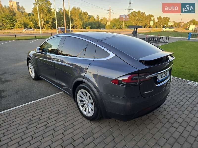 Позашляховик / Кросовер Tesla Model X 2018 в Києві фото 16 Позашляховик / Кросовер Tesla Model X 2018 в Києві