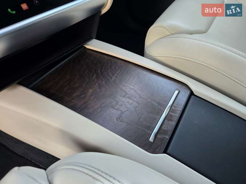 Позашляховик / Кросовер Tesla Model X 2018 в Києві фото 33 Позашляховик / Кросовер Tesla Model X 2018 в Києві