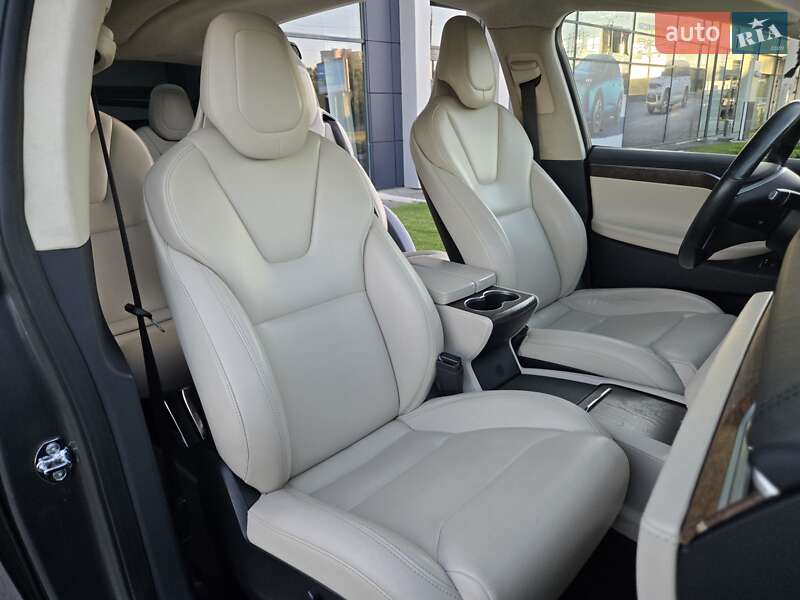 Позашляховик / Кросовер Tesla Model X 2018 в Києві фото 43 Позашляховик / Кросовер Tesla Model X 2018 в Києві