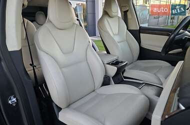 Позашляховик / Кросовер Tesla Model X 2018 в 