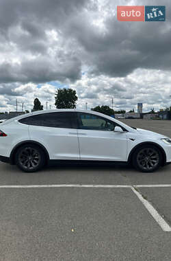 Внедорожник / Кроссовер Tesla Model X 2018 в 