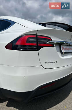 Внедорожник / Кроссовер Tesla Model X 2018 в 