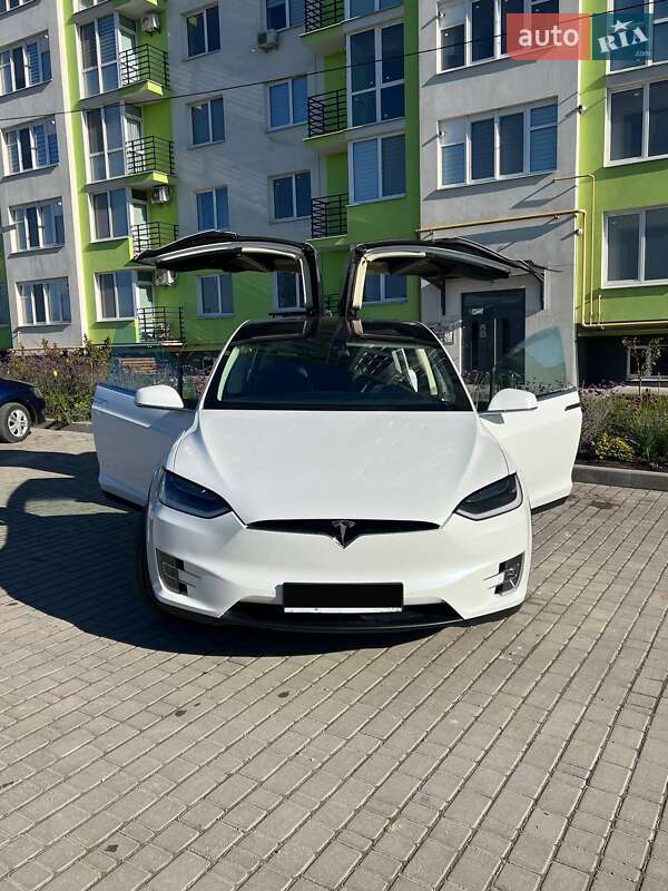Позашляховик / Кросовер Tesla Model X 2016 в Львові фото 4 Позашляховик / Кросовер Tesla Model X 2016 в Львові