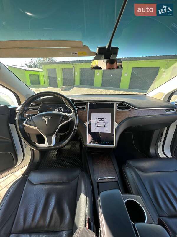 Позашляховик / Кросовер Tesla Model X 2016 в Львові фото 6 Позашляховик / Кросовер Tesla Model X 2016 в Львові