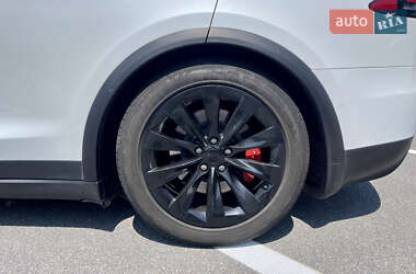 Внедорожник / Кроссовер Tesla Model X 2018 в 