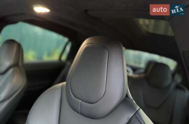 Позашляховик / Кросовер Tesla Model X 2020 в 