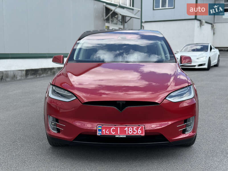 Позашляховик / Кросовер Tesla Model X 2016 в Вінниці