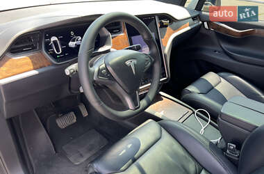Позашляховик / Кросовер Tesla Model X 2019 в 