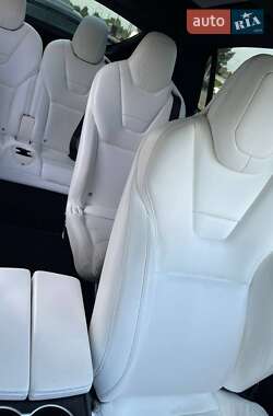 Позашляховик / Кросовер Tesla Model X 2016 в 