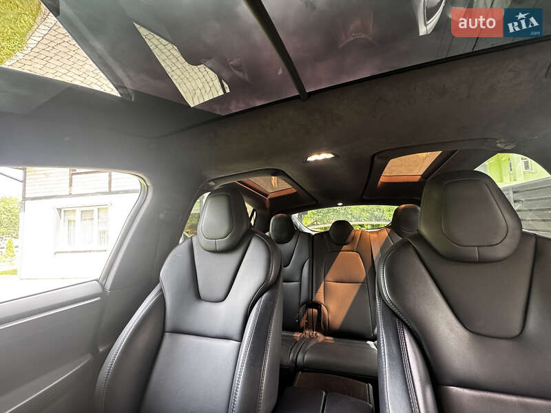 Позашляховик / Кросовер Tesla Model X 2018 в Чернівцях