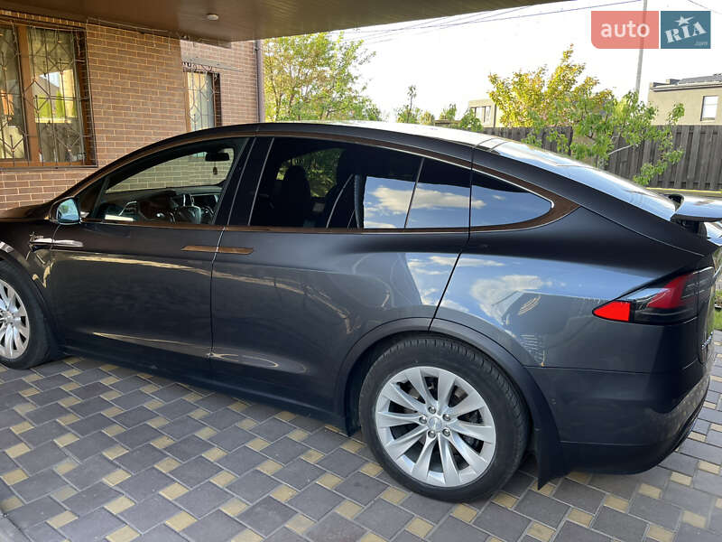Позашляховик / Кросовер Tesla Model X 2017 в Києві
